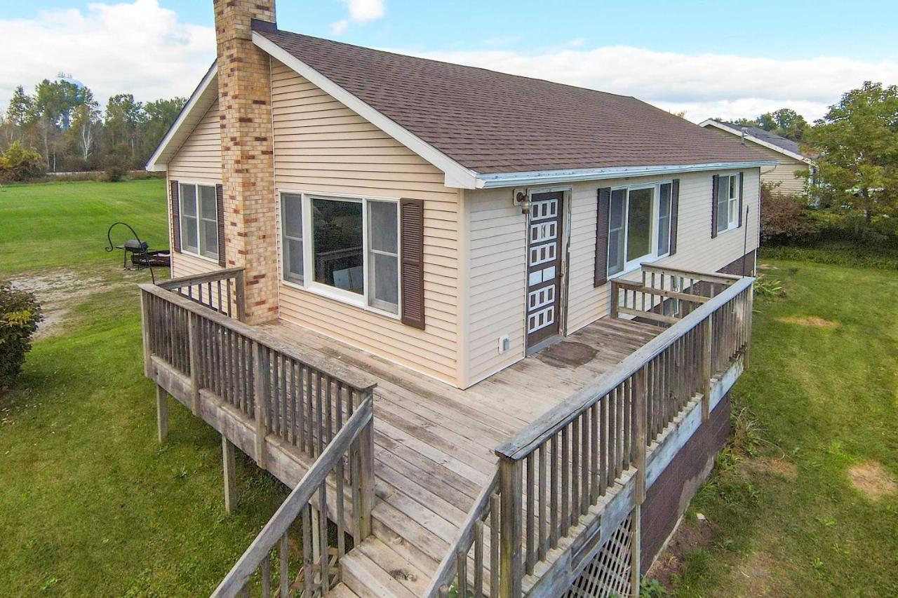 Cozy Tawas City Home With Views Of Lake Huron! Экстерьер фото
