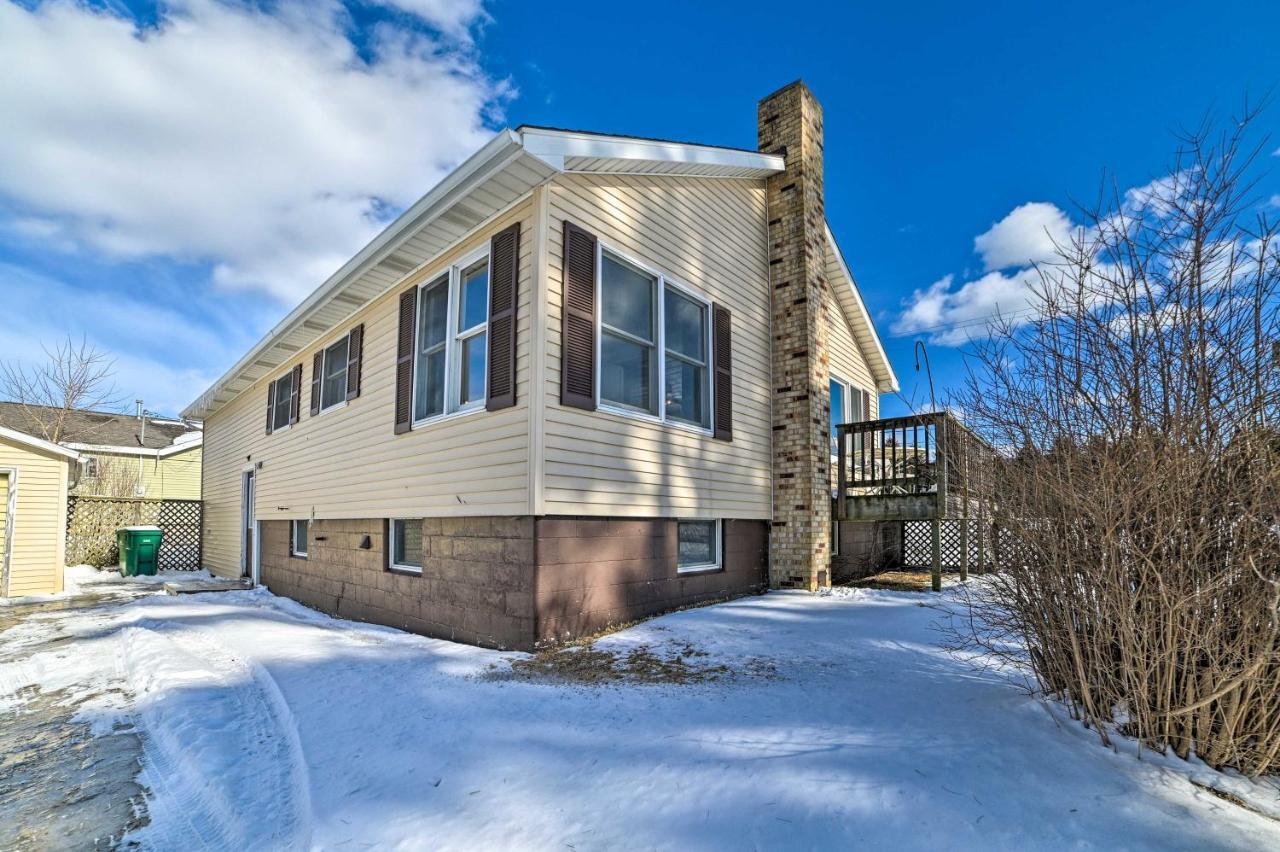 Cozy Tawas City Home With Views Of Lake Huron! Экстерьер фото