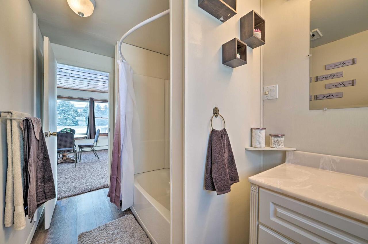 Cozy Tawas City Home With Views Of Lake Huron! Экстерьер фото